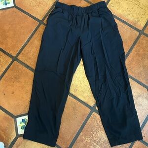 Athleta Black Trekkie straight crop 10 Tall